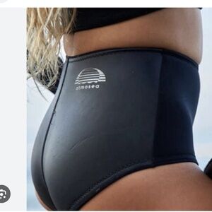 Atmosea x Free People black Xl high waisted neoprene surf wetsuit bottoms nwt